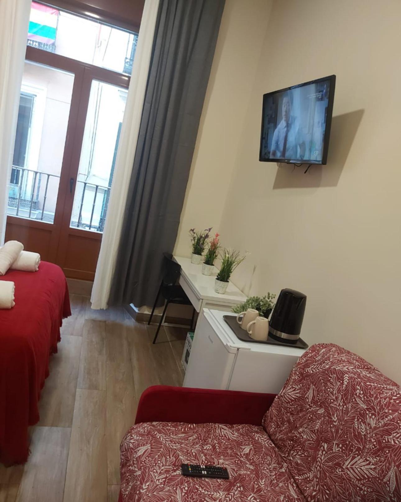Hostal “ Infantas” Madrid Buitenkant foto