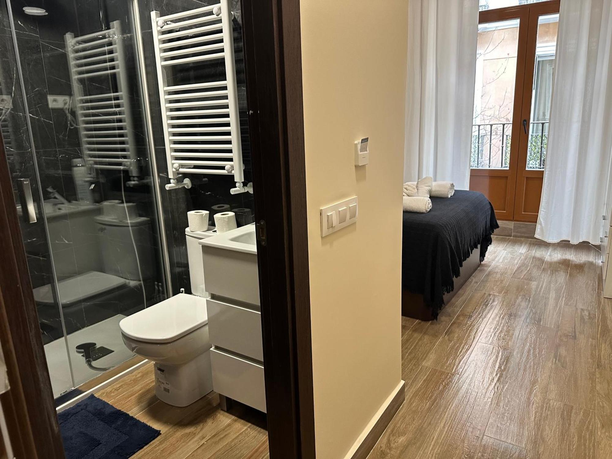 Hostal “ Infantas” Madrid Buitenkant foto